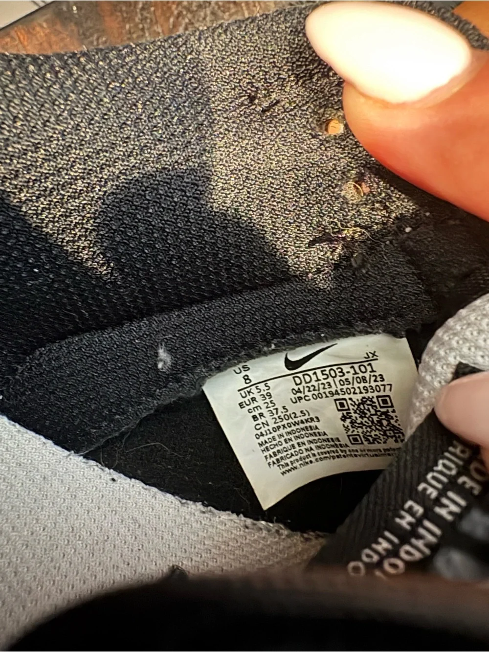Nike Women’s Black and White Low-Top Sneakers